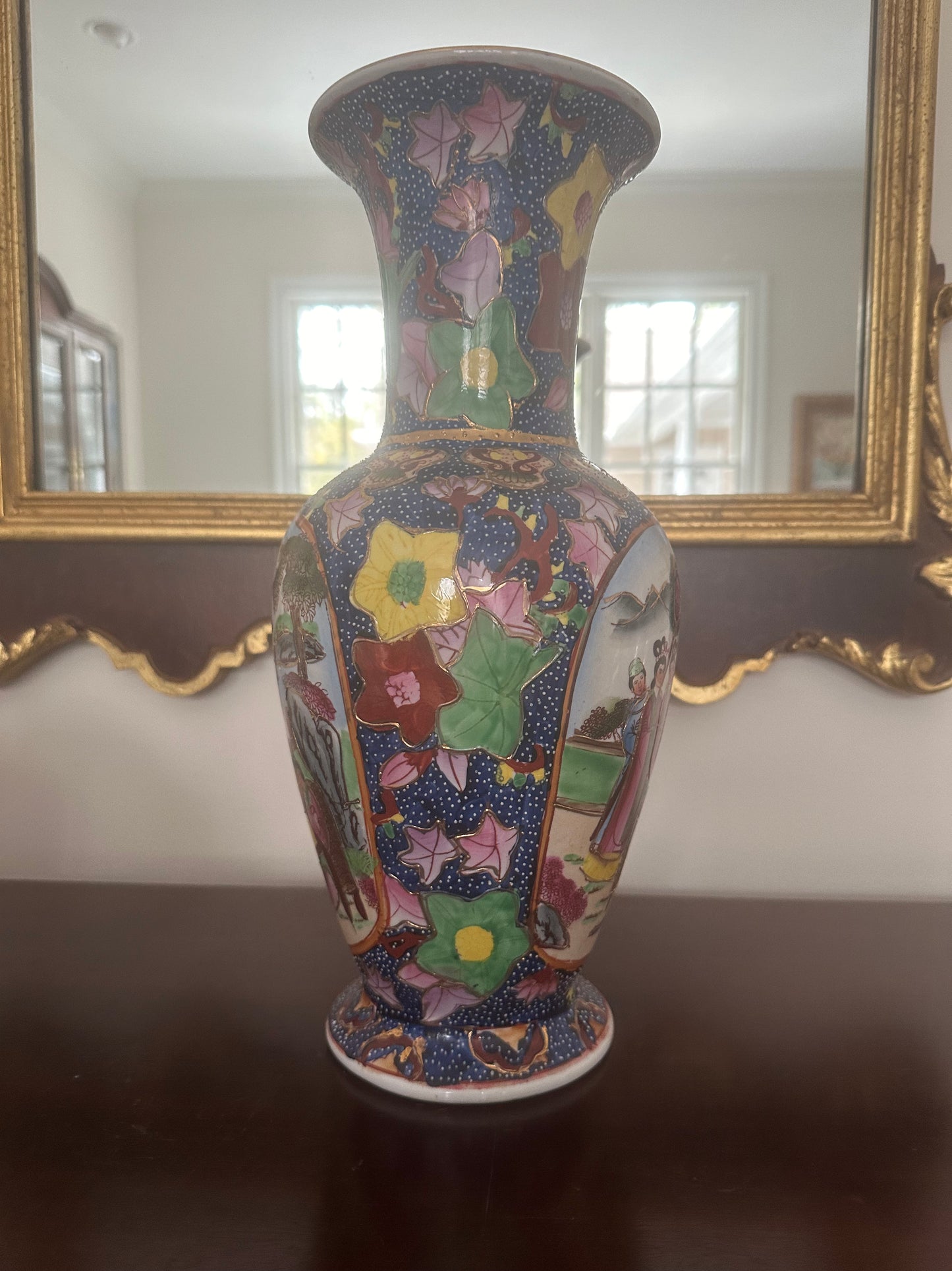 Geisha Ladies Vase