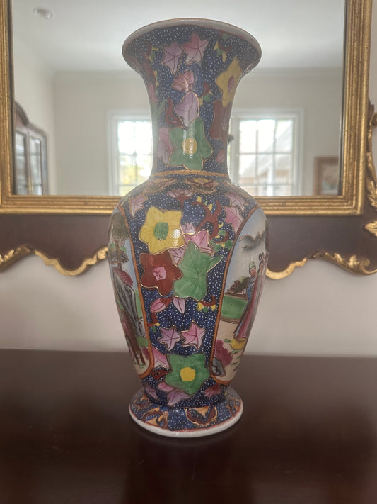 Geisha Ladies Vase