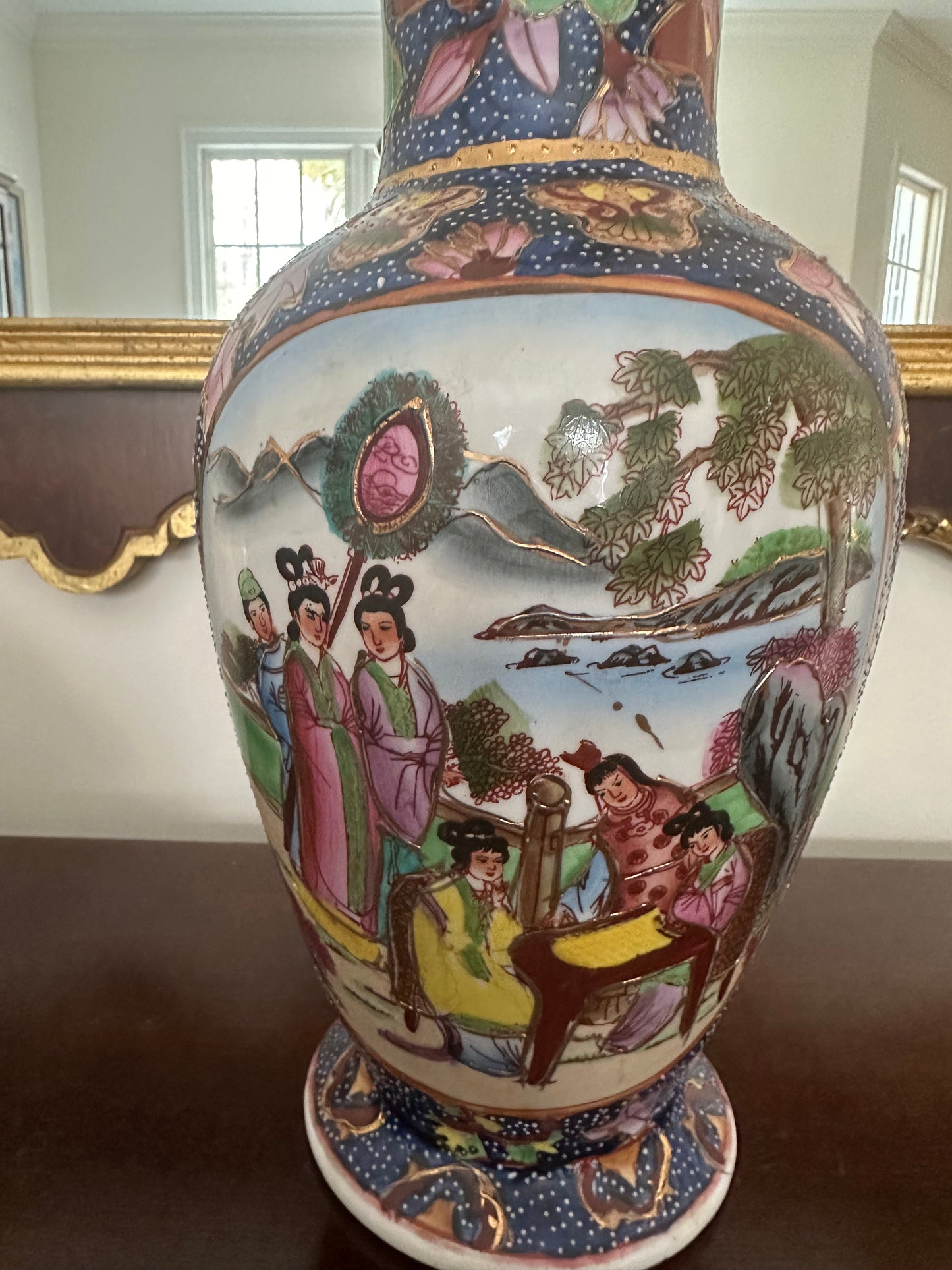 Geisha Ladies Vase